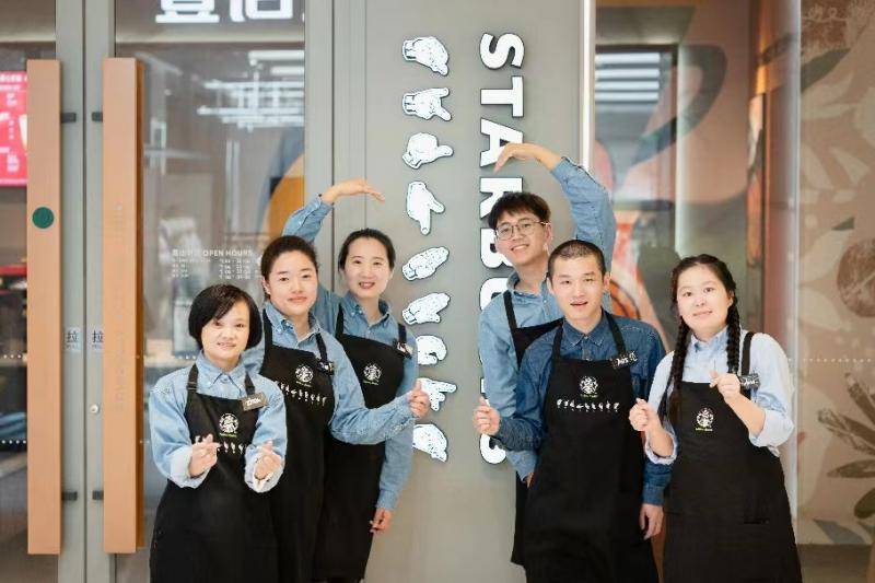 星巴克北美要求进店需消费，中国区客服：门店各自管理，未强制要求不免费对外开放