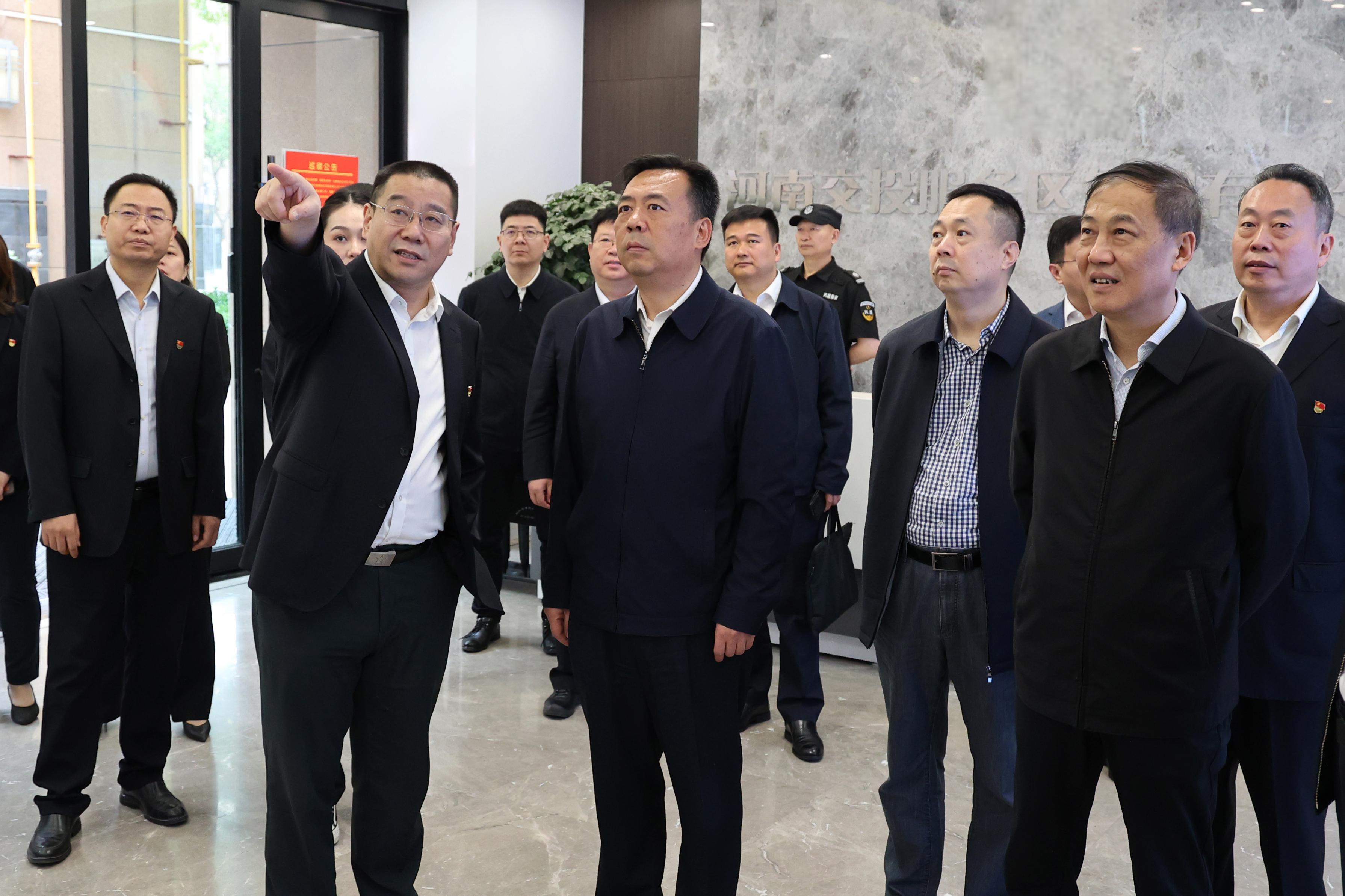 央行党委委员、副行长陆磊：提高债券市场市场化定价能力和市场韧性