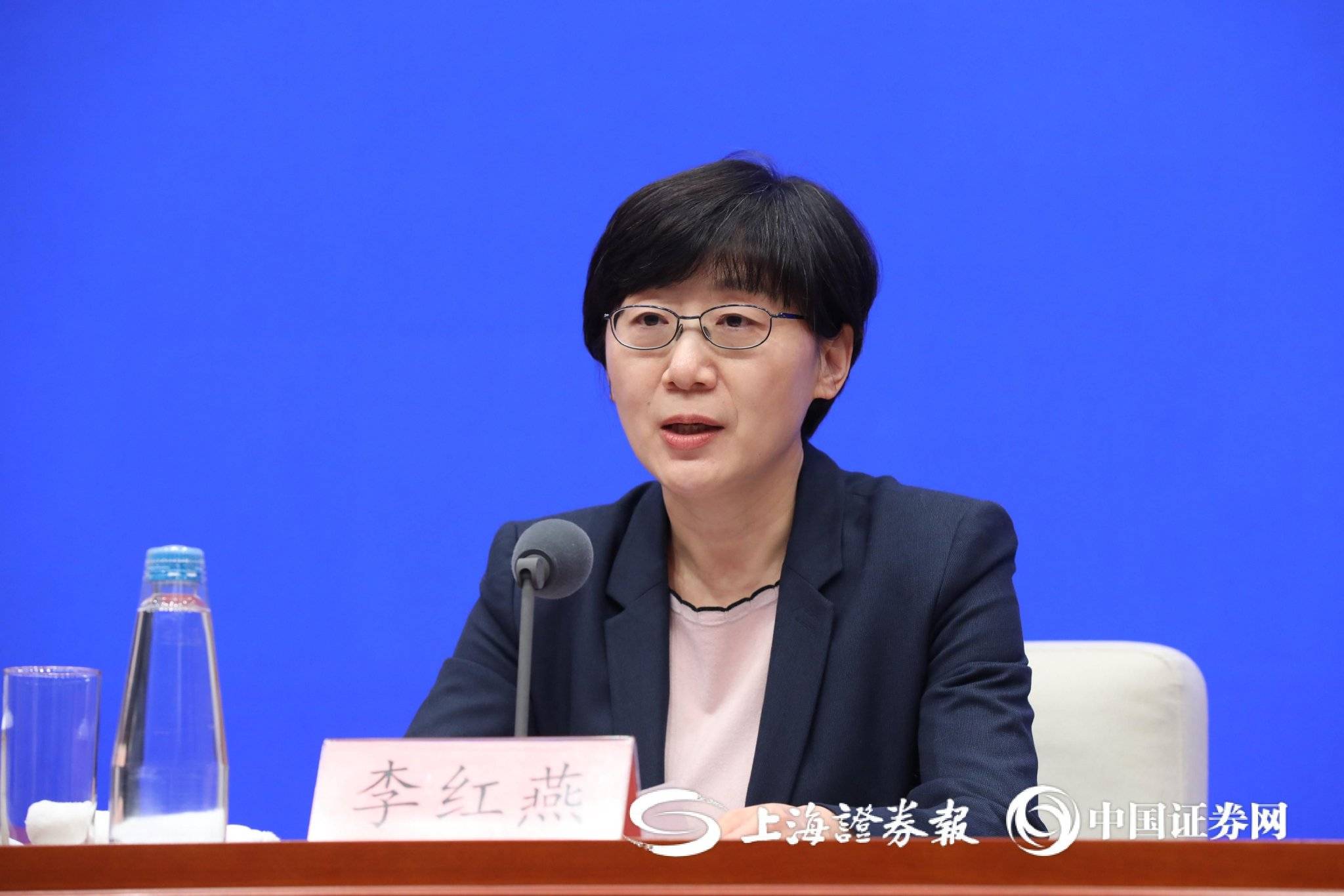 国家外汇管理局：2月外资净增持境内债券和股票合计达127亿美元