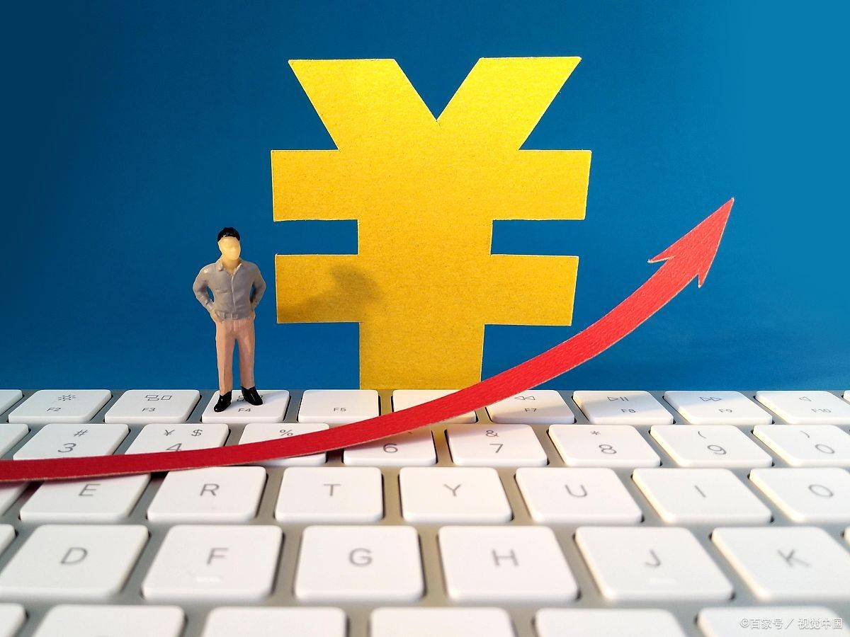 债市情绪好转，纯债基金表现突出，但市场短期风险仍未消除