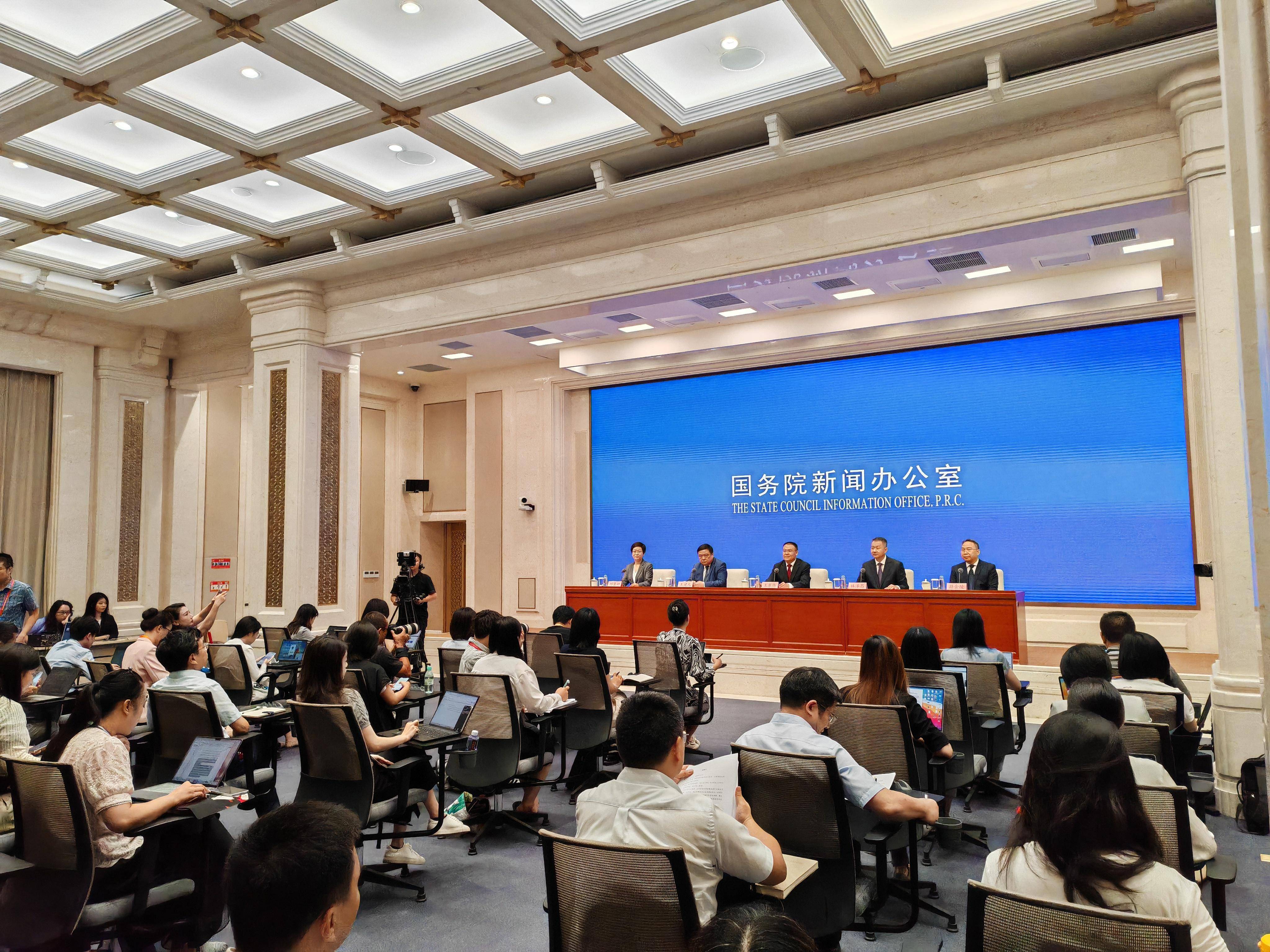 财政部：1-4月全国发行新增地方政府债券14927亿元