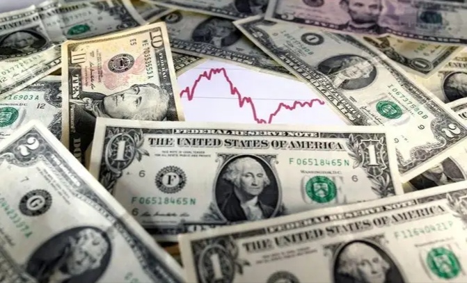 长债收益率逼近前高，美元暴跌了，人民币要回到“6”时代？ | 债圈大家说08.28